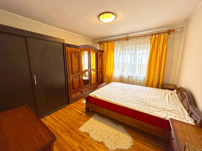 3 camere decomandate, Ciuperca, M-uri, etaj3, centrala termica, aer conditionat, complet mobilat si utilat
