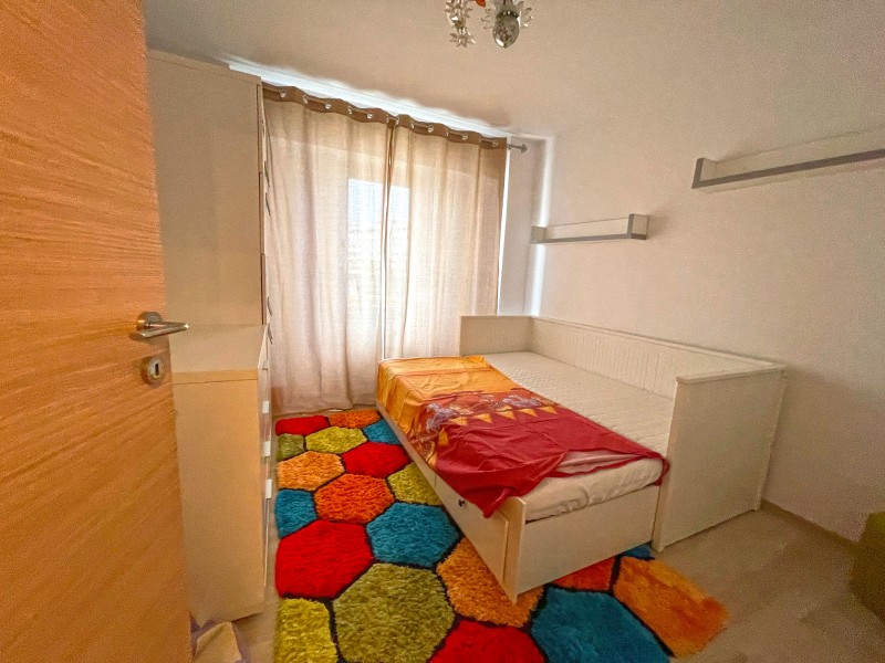 3 camere decomandate, etaj 5 din 8, centrala termica, Ramada, vis a vis de Teatru National