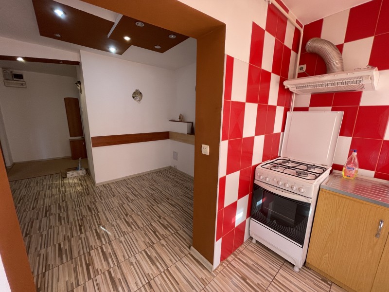 3 camere decomandate, etaj2, Craiovita Noua- Carrefour, Bd Oltenia, zona piata, centrala termica