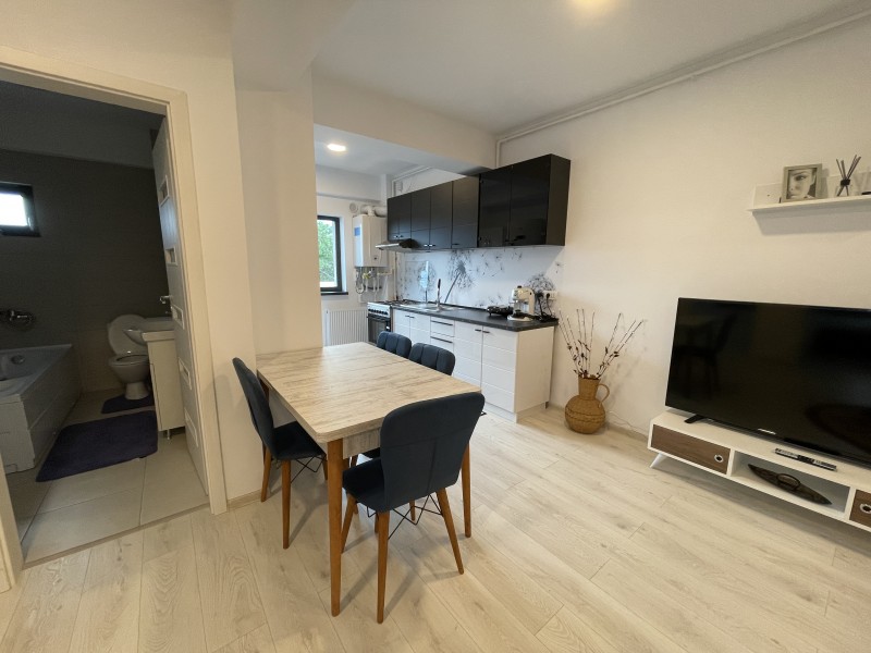 3 camere decomandate, lux, 71mp utili,1 Mai, Dunarea, etaj 1/4, centrala termica