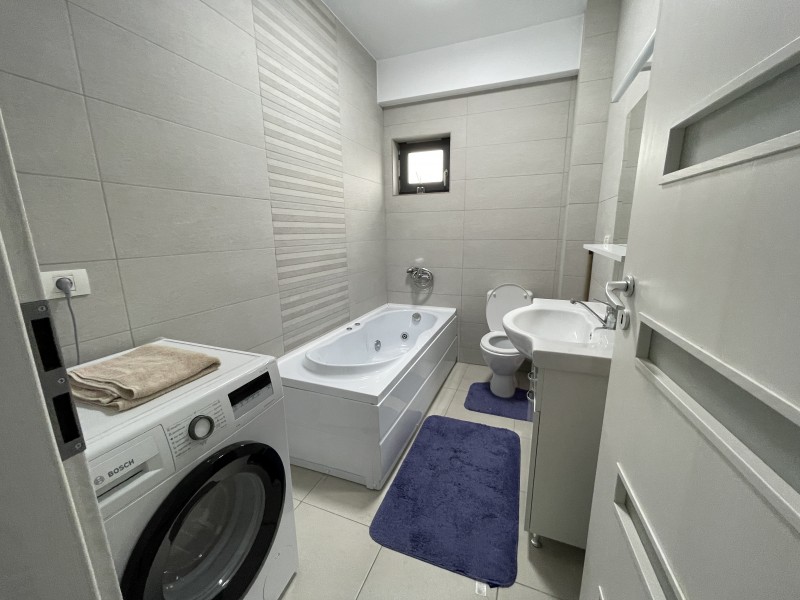 3 camere decomandate, lux, 71mp utili,1 Mai, Dunarea, etaj 1/4, centrala termica