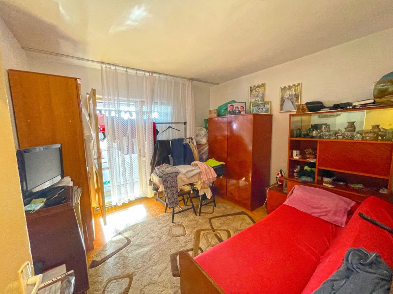 3 camere decomandate, peste 70 mp utili, 1Mai, etaj 4, centrala termica