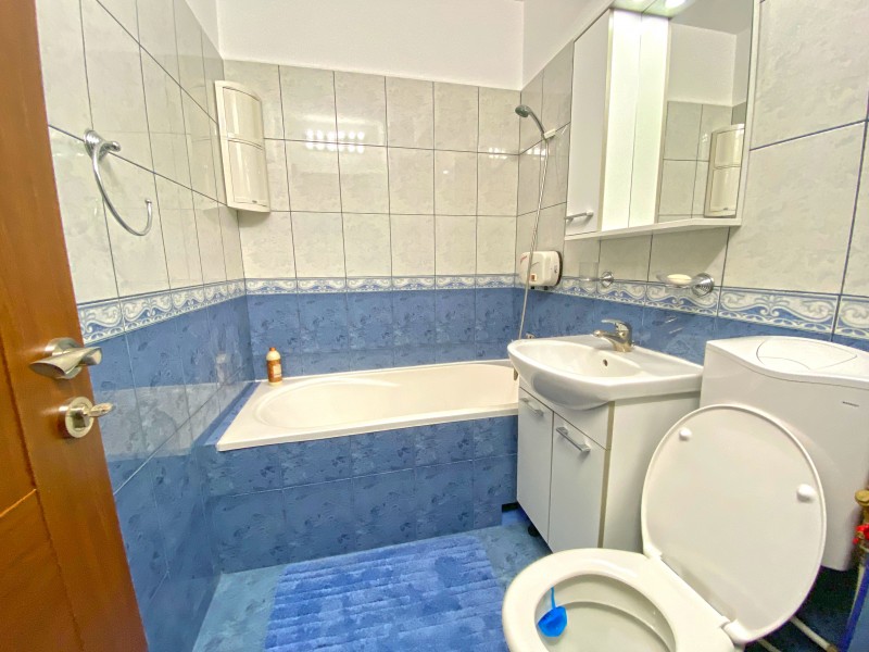 3 camere decomandate etaj3, modern si curat, Calea Bucuresti, Facultatea de Mecanica ( Facultatea de Drept)