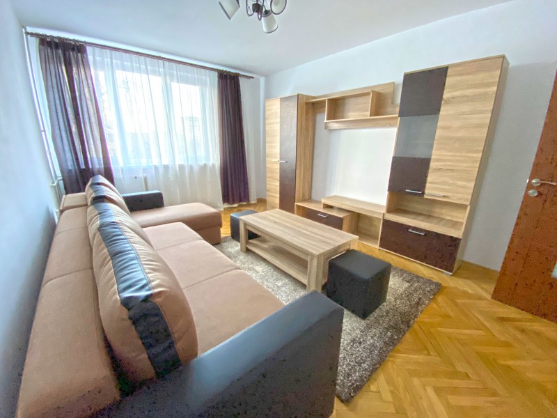 3 camere decomandate etaj3, modern si curat, Calea Bucuresti, Facultatea de Mecanica ( Facultatea de Drept)