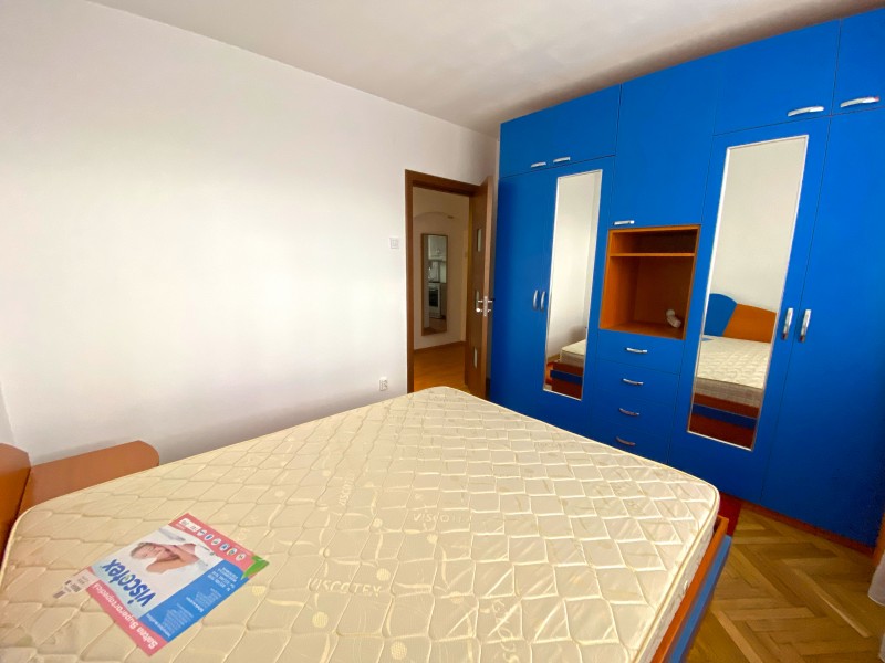 3 camere decomandate etaj3, modern si curat, Calea Bucuresti, Facultatea de Mecanica ( Facultatea de Drept)