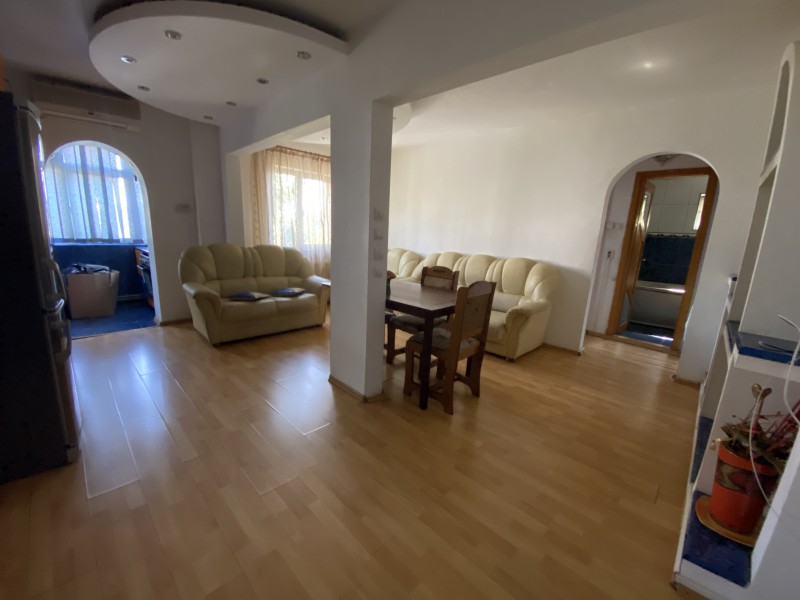 3 camere decomandate foarte spatios centrala termica, Sarari, mobilat, Lic Henry Coanda, etaj1