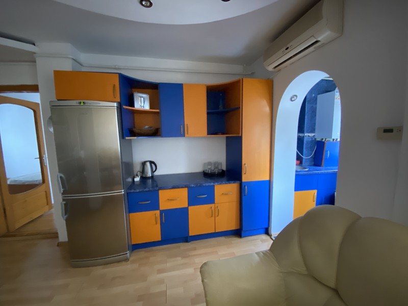 3 camere decomandate foarte spatios centrala termica, Sarari, mobilat, Lic Henry Coanda, etaj1