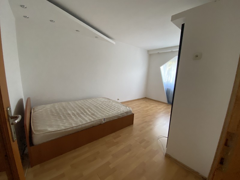 3 camere decomandate foarte spatios centrala termica, Sarari, mobilat, Lic Henry Coanda, etaj1
