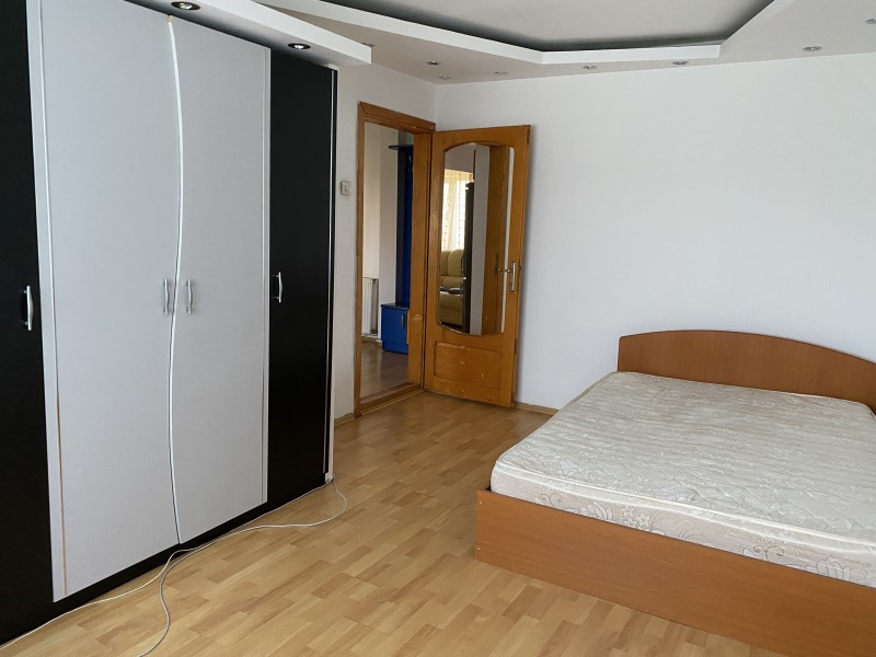 3 camere decomandate foarte spatios centrala termica, Sarari, mobilat, Lic Henry Coanda, etaj1