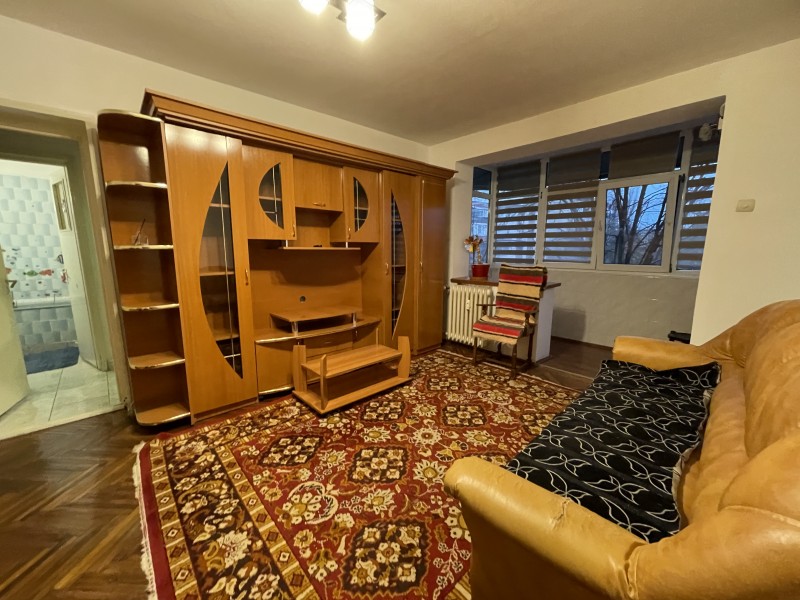 3 camere semi, Brazda lui Novac, etaj3, Complet Vechi - in spatele Valentino