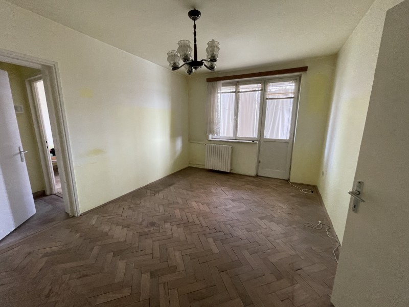 3 camere semidecomandate, 58mp, etaj3, Nanterre - Puskin,Calea Bucuresti, nemodernizat