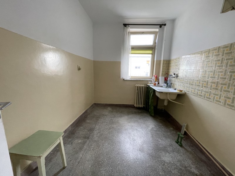 3 camere semidecomandate, 58mp, etaj3, Nanterre - Puskin,Calea Bucuresti, nemodernizat