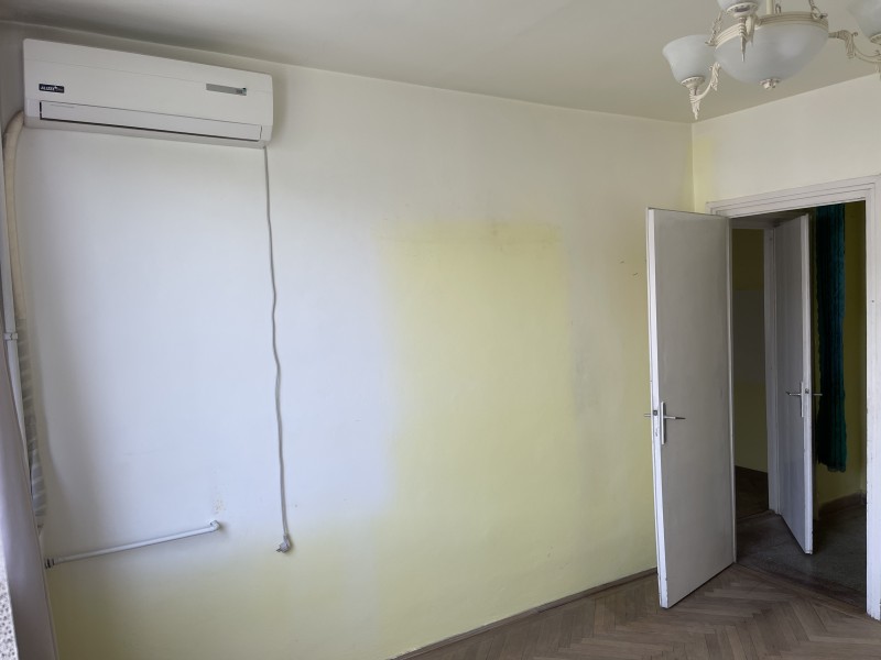 3 camere semidecomandate, 58mp, etaj3, Nanterre - Puskin,Calea Bucuresti, nemodernizat