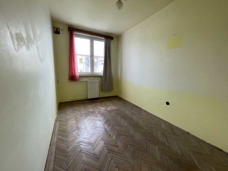 3 camere semidecomandate, 58mp, etaj3, Nanterre - Puskin,Calea Bucuresti, nemodernizat