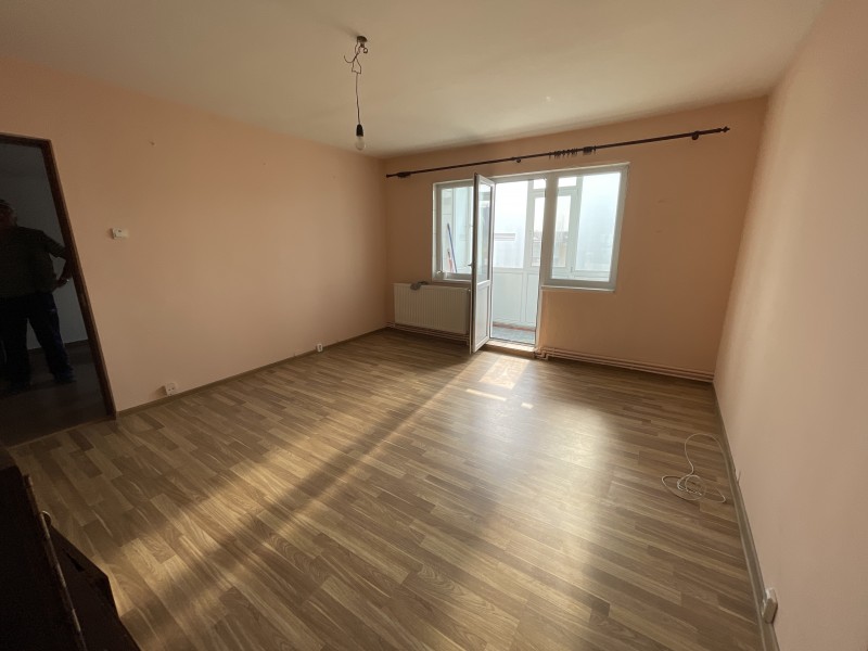 3 camere semidecomandate, Calea Bucuresti - Petre Ispirescu et4, centrala termica proprie
