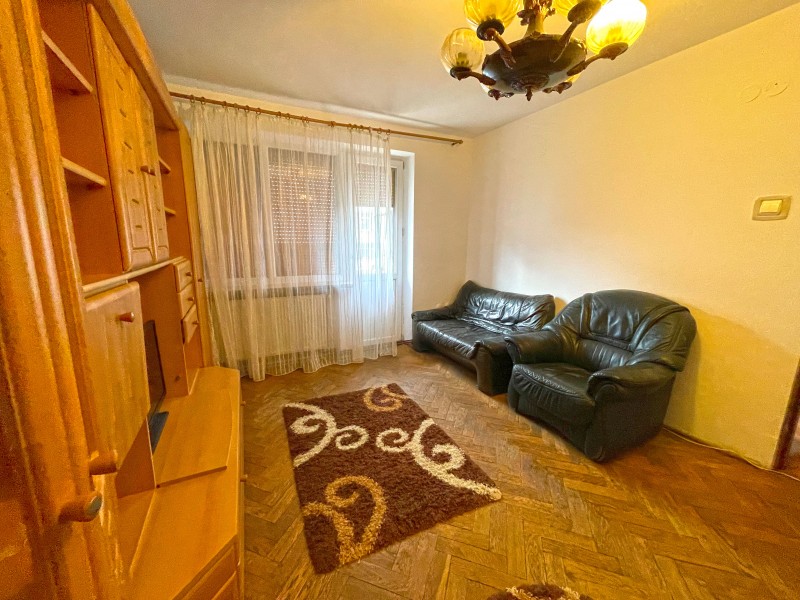 3 camere semidecomandate, Ultracentral - Primarie - English Parc, zona pietonala, etaj 2