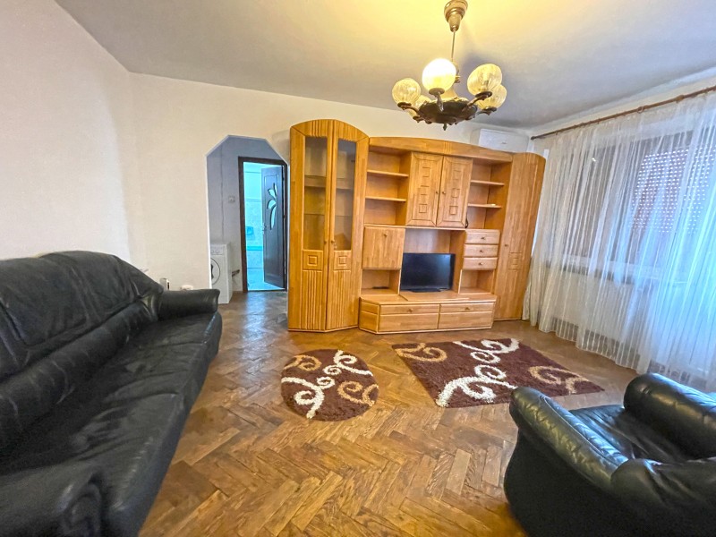 3 camere semidecomandate, Ultracentral - Primarie - English Parc, zona pietonala, etaj 2