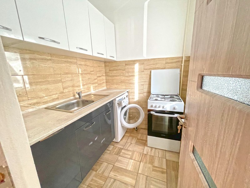 3 camere semidecomandate, Valea Rosie, Restaurant Dacia- Rompetrol, etaj1