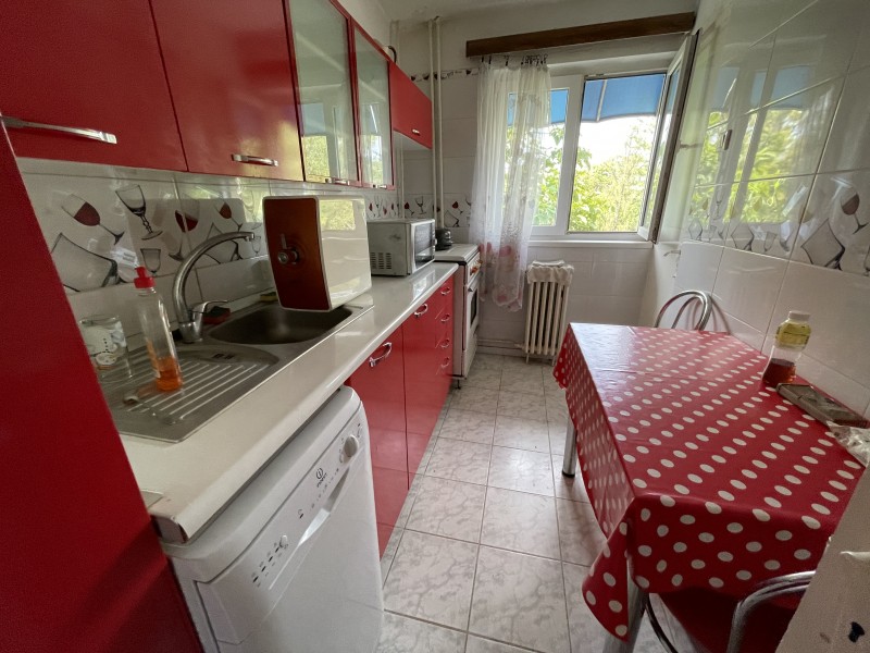 3 camere semidecomandate, etaj3/4, Brazda lui Novac zona Complex Vechi