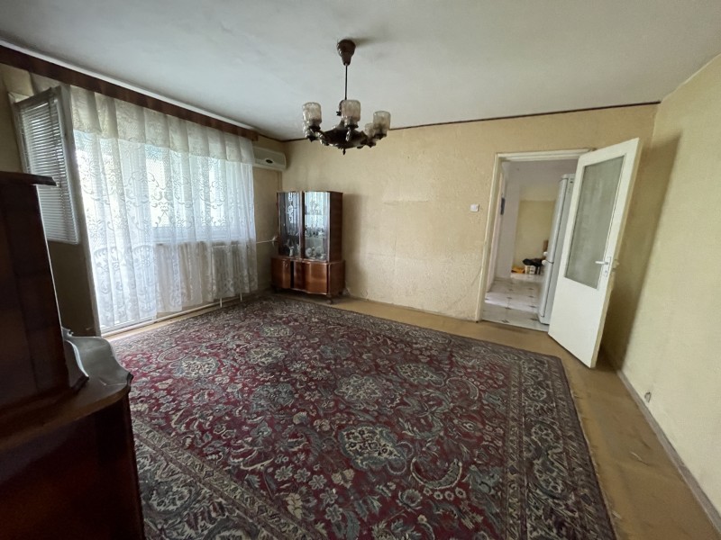3 camere semidecomandate, etaj3/4, Brazda lui Novac zona Complex Vechi