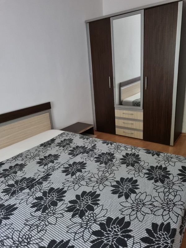 3 camere semidecomandate, parter, Craiovita, Racheta, curat