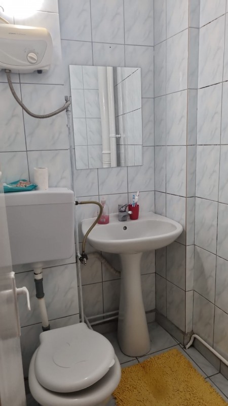 3 camere semidecomandate, parter, Craiovita, Racheta, curat