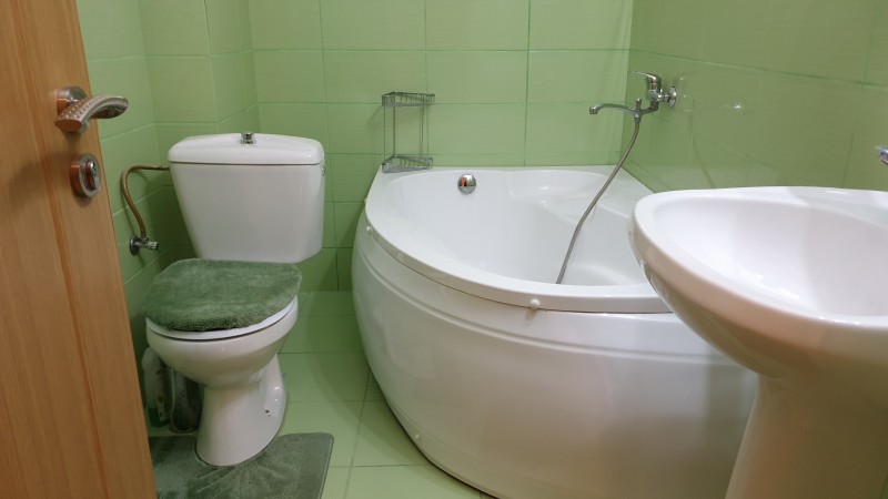 3 camere spatioase, modern, Ciuperca, bloc 2008, et2 cu lift, centrala
