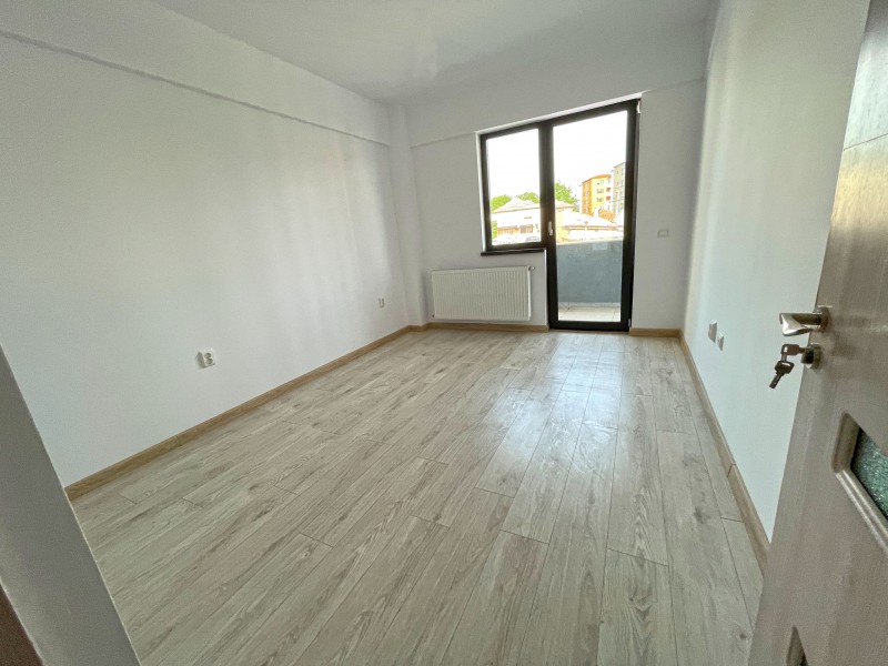 3 camere spatioase, nemobilate, bloc nou, 71mp utili, etaj 1/3, centrala termica, Bariera Valcii - Magnolia