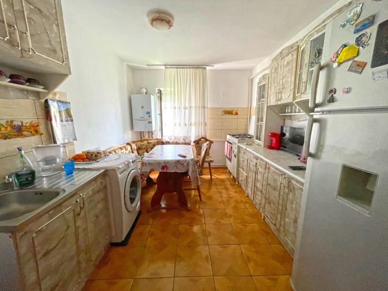 4 camere decomandate, 83mp, Craiovita Noua, vis-a-vis Carrefour- Pepco, Bd Oltenia, foarte spatios