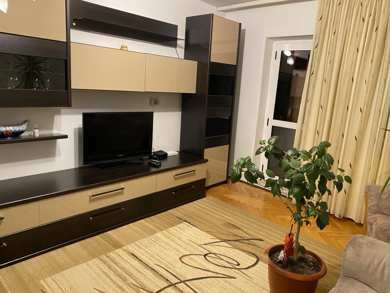4 camere decomandate, 88mp utili, Craiovita Noua, vis a vis de Penny Market, centrala termica, separatie apa, f curat