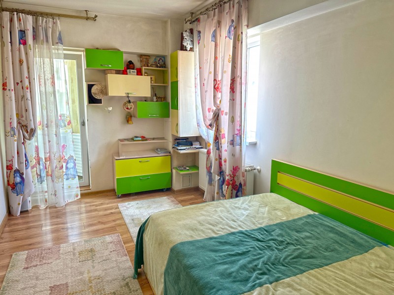 4 camere decomandate, Calea Bucuresti - Universitate, centrala termica, 3 dormitoare