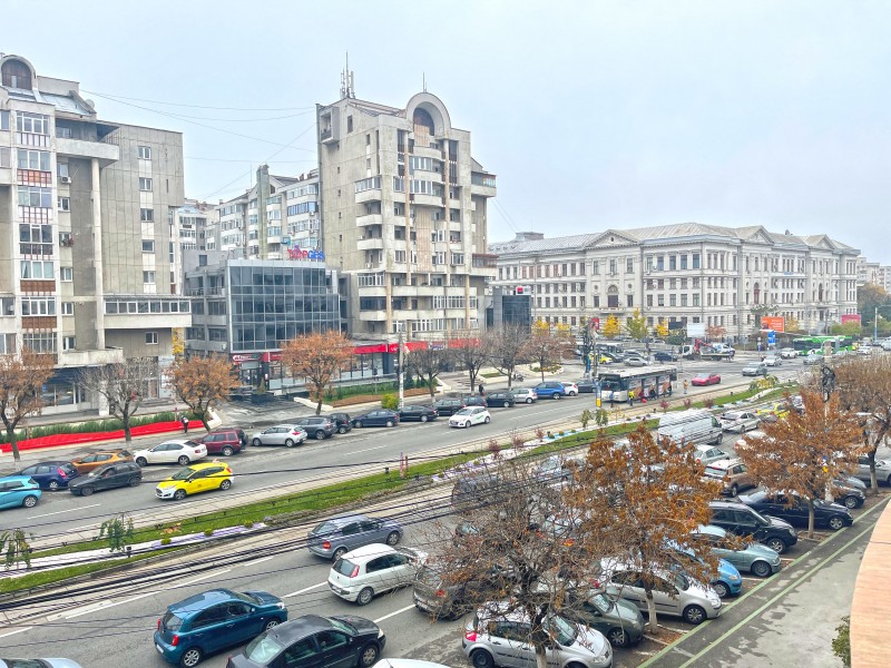4 decomandate, 105mp, Calea Bucuresti, Piata Centrala, Universitate, bloc 1990