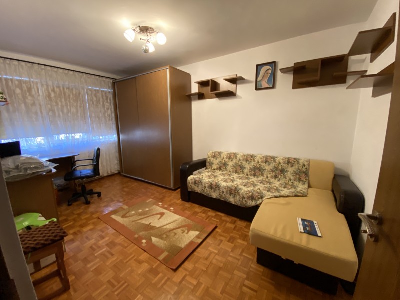 4 decomandate, Dezrobirii,etaj 1, centrala termica, modern