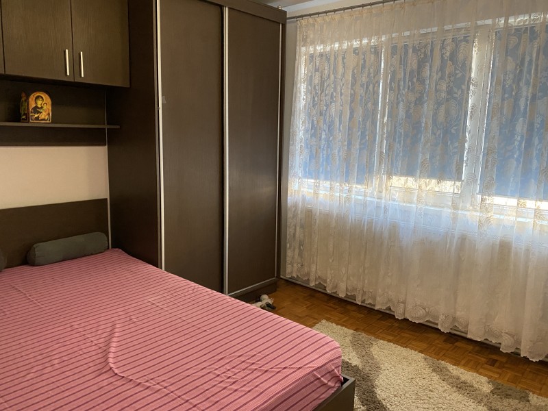 4 decomandate, Dezrobirii,etaj 1, centrala termica, modern