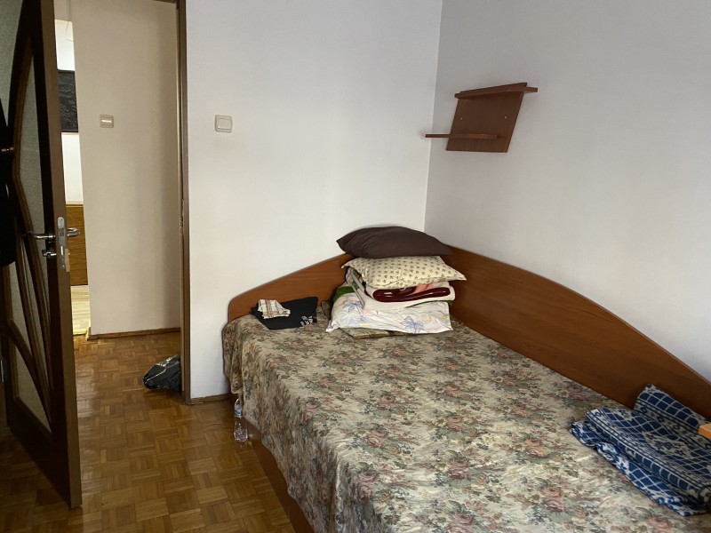 4 decomandate, Dezrobirii,etaj 1, centrala termica, modern