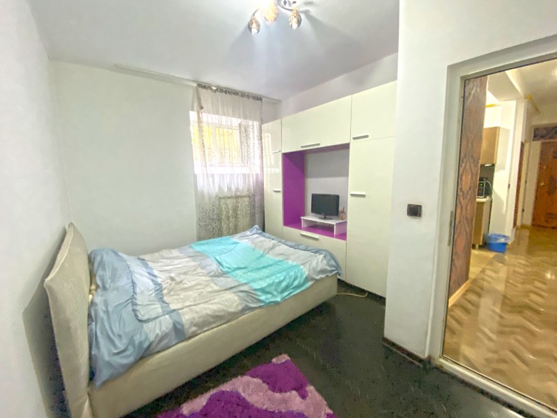 Apartament 2 camere decomandat, mobilat si utilat complet, centrala termica, demisol, intre Ramada si Liceul CFR