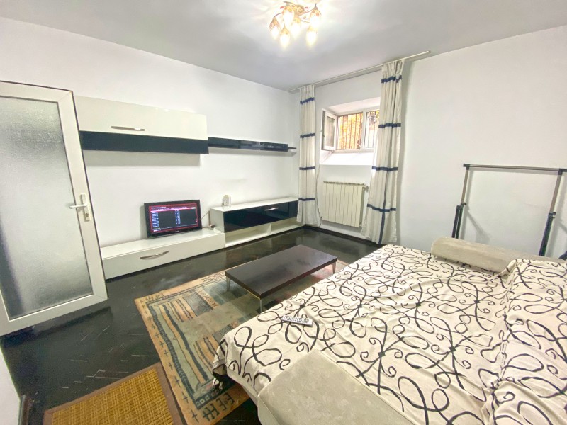 Apartament 2 camere decomandat, mobilat si utilat complet, centrala termica, demisol, intre Ramada si Liceul CFR