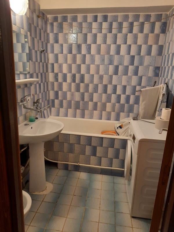 Apartament 2 camere decomandate, etaj 2, zona ultracentrala, Universitate.