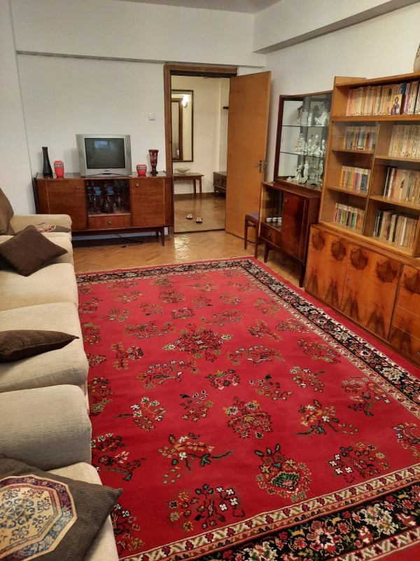 Apartament 2 camere decomandate, etaj 2, zona ultracentrala, Universitate.