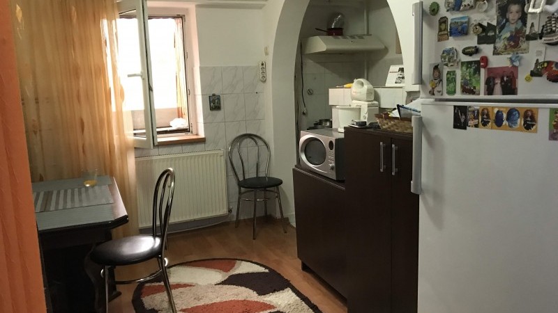 Apartament 2 camere mobilat si utilat modern, Sarari, bloc 1990