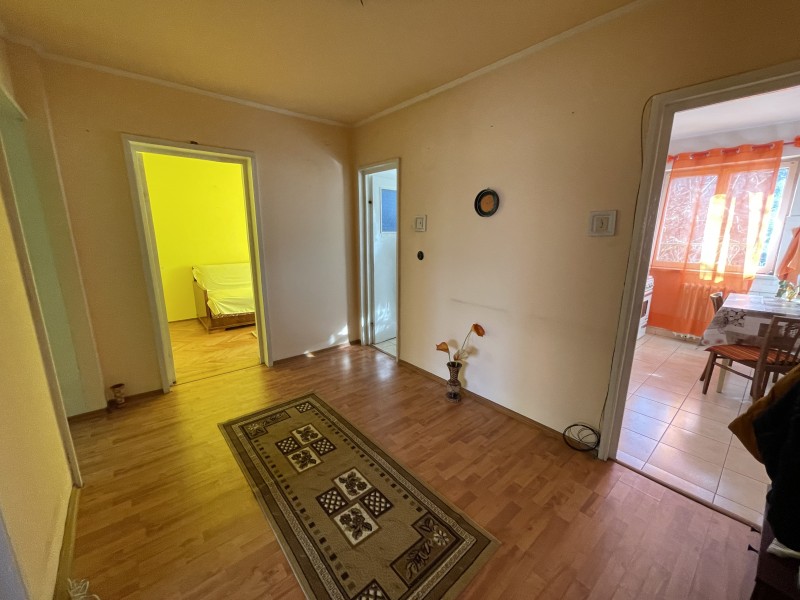 Apartament 3 camere decomandate, 1Mai, Sara, Medicina, Insula etaj2 din 4