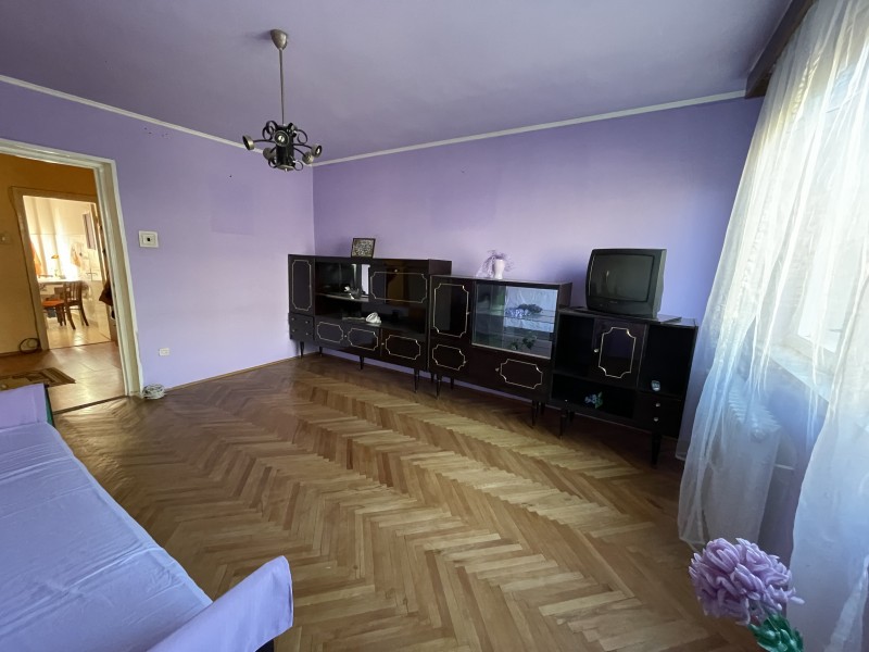 Apartament 3 camere decomandate, 1Mai, Sara, Medicina, Insula etaj2 din 4