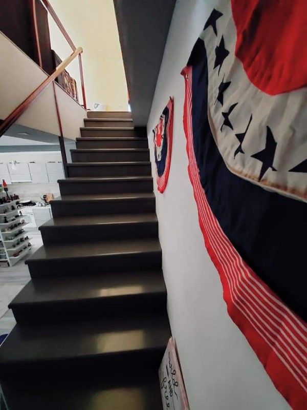 Apartament 3 camere foarte spatios cu scara interioara modern, centrala termica, curte privata pentru masina
