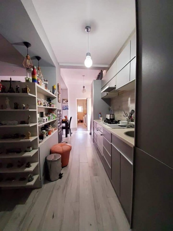 Apartament 3 camere foarte spatios cu scara interioara modern, centrala termica, curte privata pentru masina