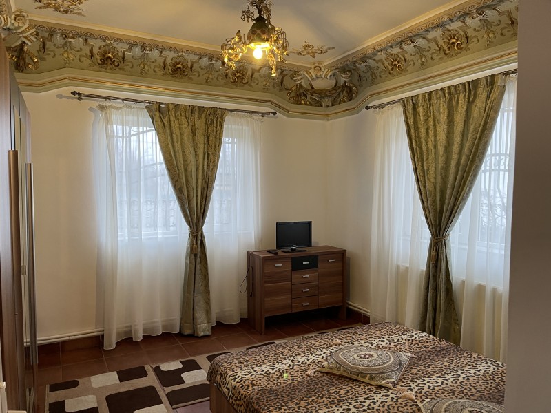 Casa Bariera Valcii speciala de inchiriat pentru firma sau locuinta
