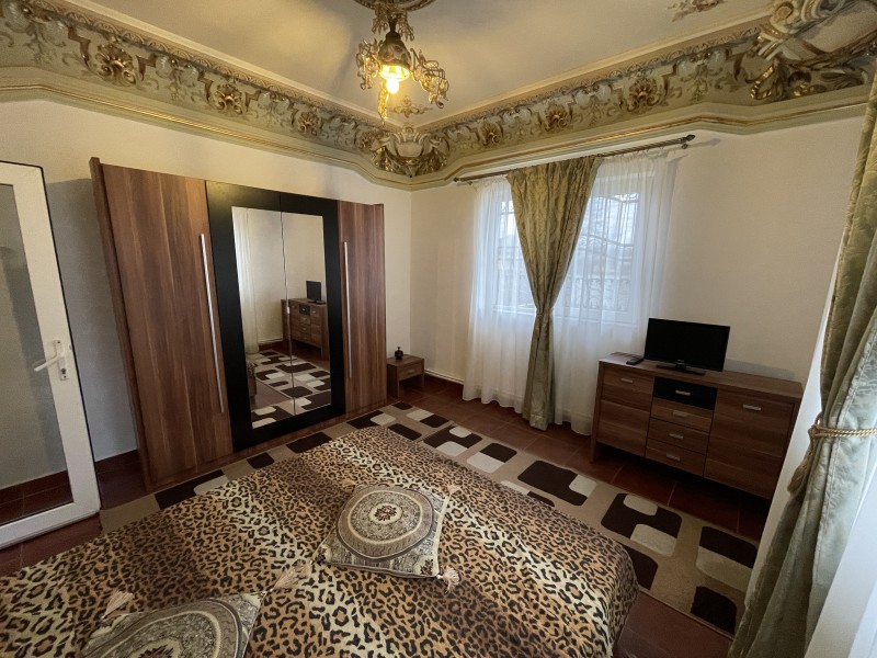 Casa Bariera Valcii speciala de inchiriat pentru firma sau locuinta