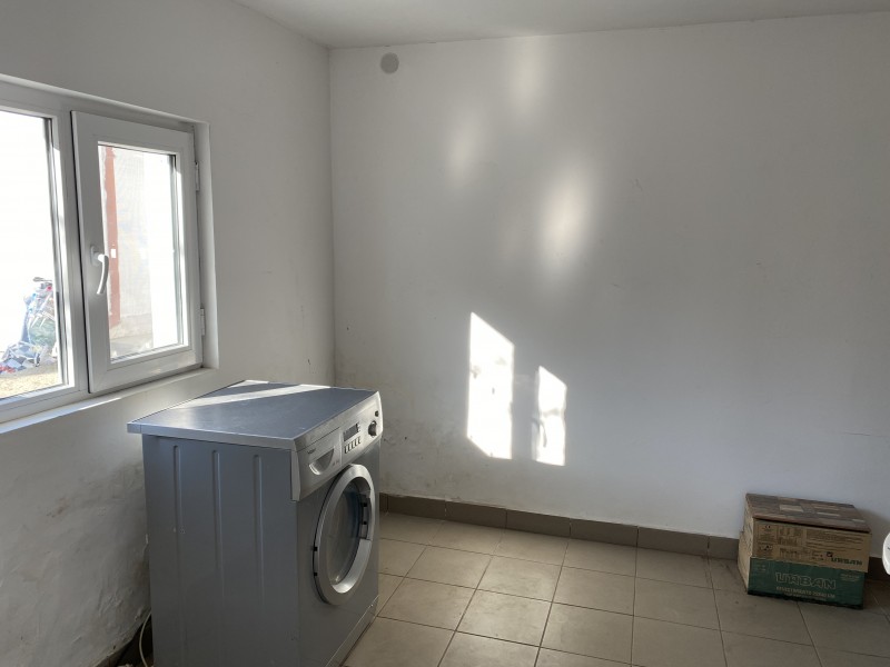 Casa de inchiriat pe Vasile Alexandri, curte, foarte spatioasa