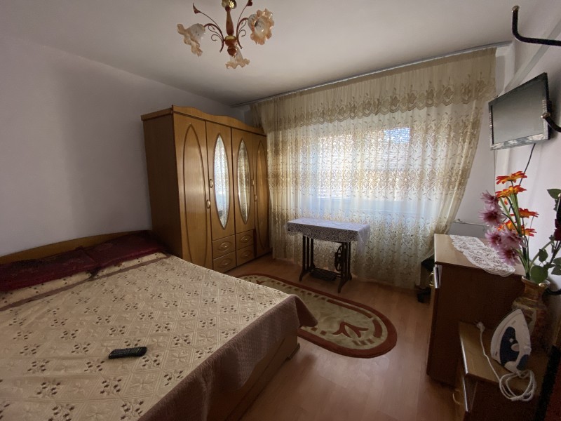 Garsoniera de inchiriat in 1 Mai zona Pelendava