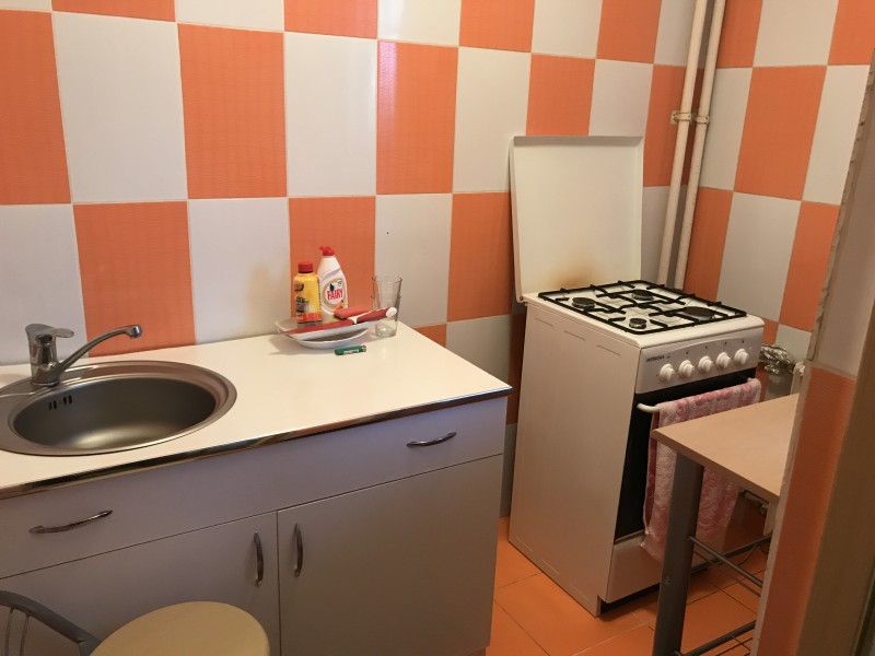 Garsoniera de vanzare, Brazda lui Novac, etaj 6