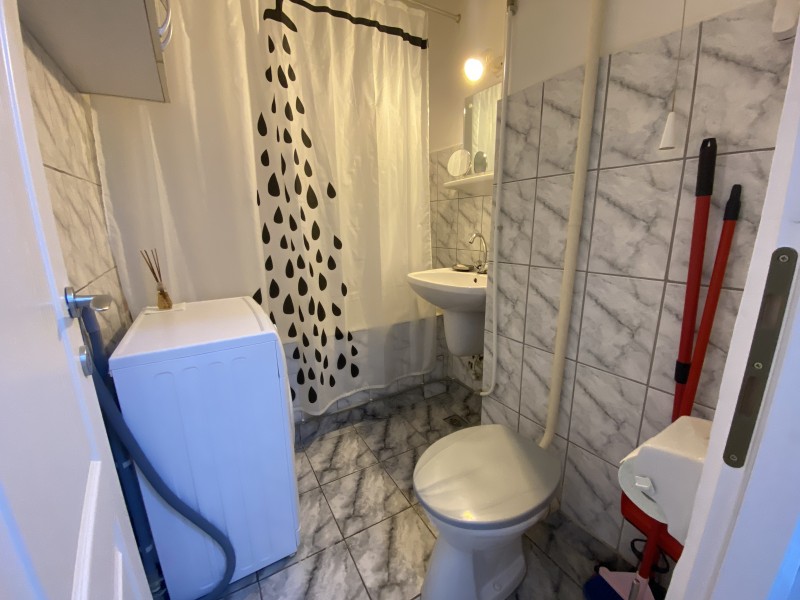 Garsoniera de vanzare mobilata si utilata complet, etaj intermediar, 2 lifturi, Brazda lui Novac - Piata , Complexul Vechi